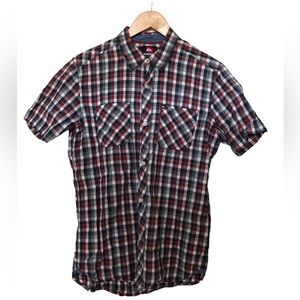 Quiksilver Red, White, and Blue Button Up Shirt Small